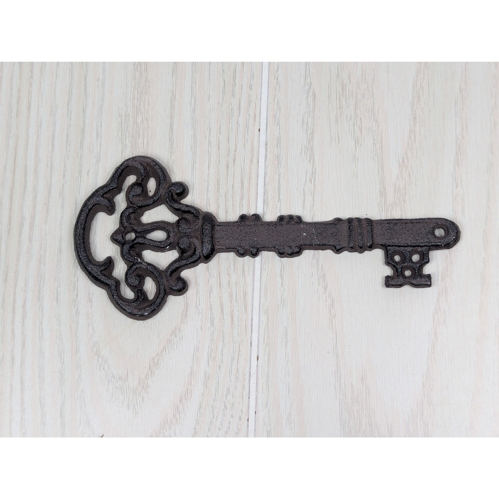 Skeleton Key Wall Decor 8‎ Inch Cast Iron Rustic  Style